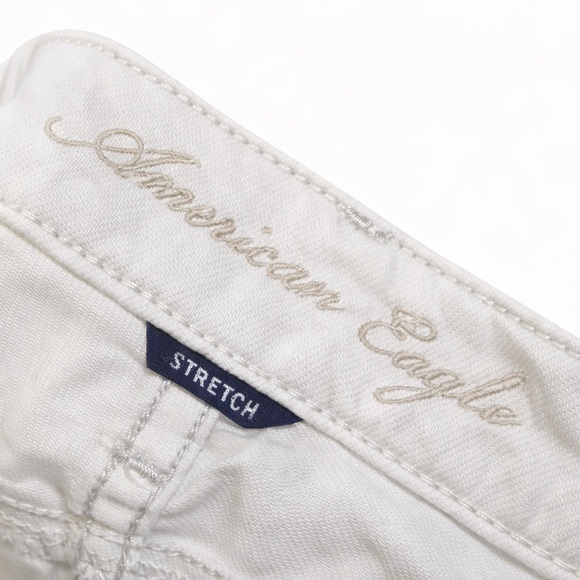 American Eagle Outfitters White Distressed Denim Shorts - Picture 4 of 4